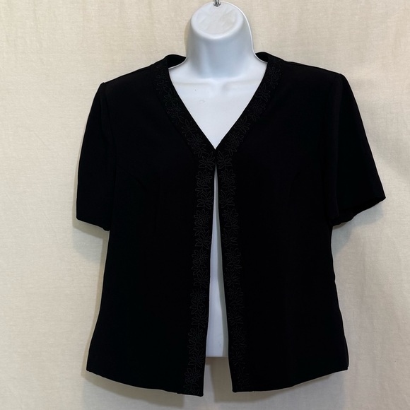 Melissa Harper Jackets & Blazers - C-91 MHM Melissa Harper Black Embroidered Short Sleeve Suit Jacket Size 8‎